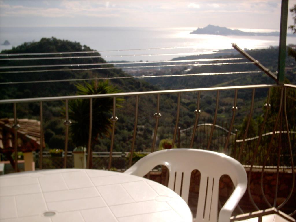 Appartamenti Con Vista Panoramica Santa Maria Navarrese Zimmer foto