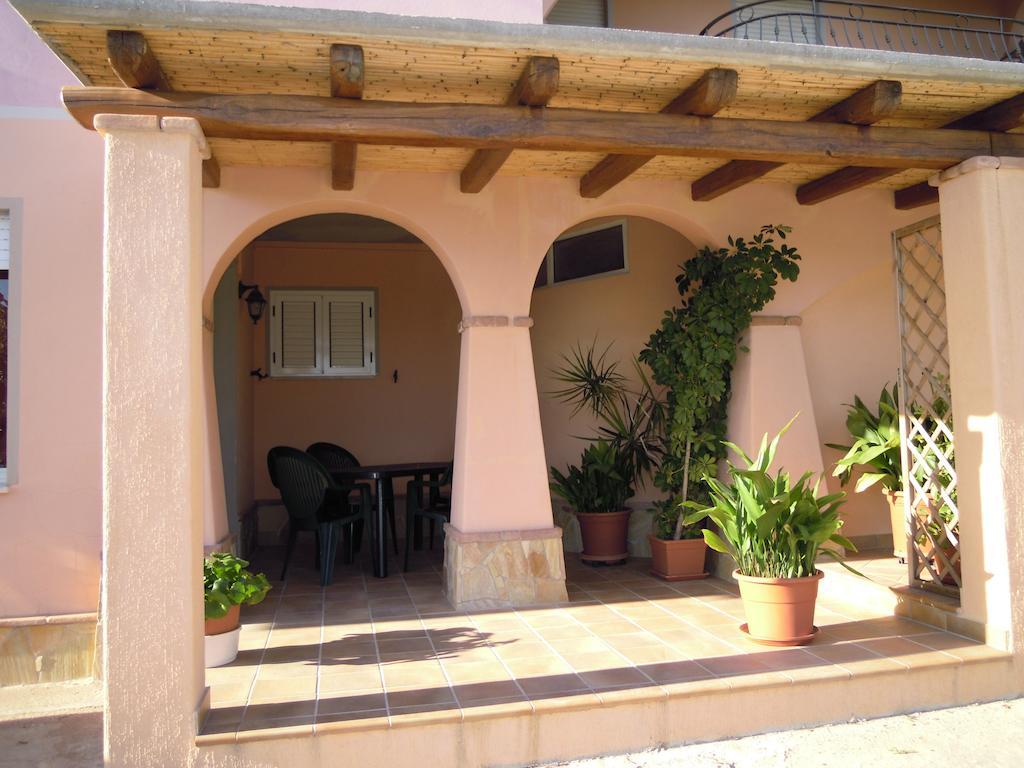 Appartamenti Con Vista Panoramica Santa Maria Navarrese Zimmer foto